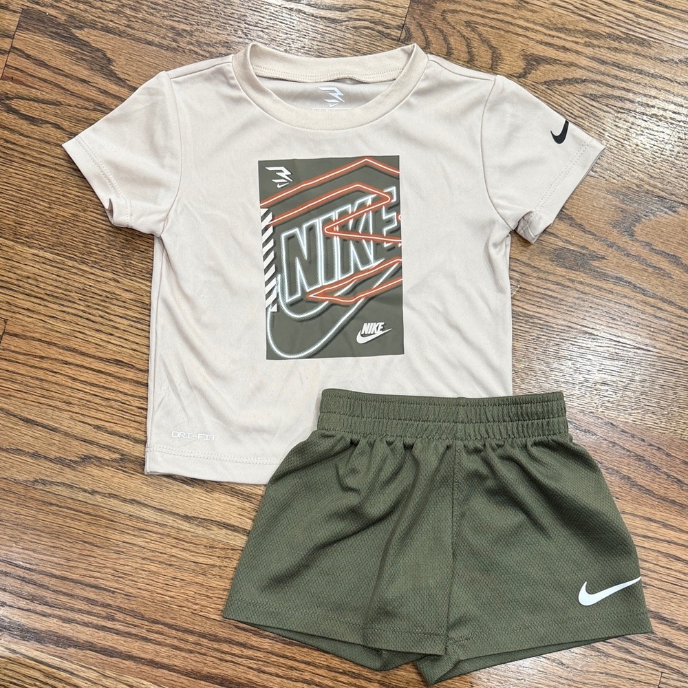 Toddler Nike 2 Piece Set Size 12 M